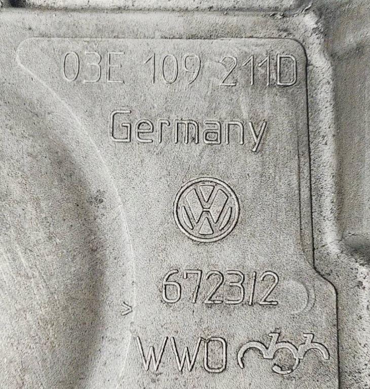 Skoda Fabia II 2007-2014 hatchback 1.2 12v petrol 51 kW 2007  Kryt rozvodu motora 03E109211D