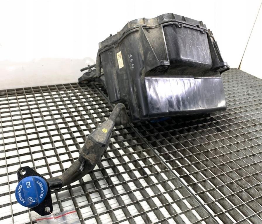 Audi A4 B9 2015-2018 combi AVANT 2.0 TDI diesel AT 110 kW 2016  Nádrž AdBlue 8W0131878AC 4M0907355