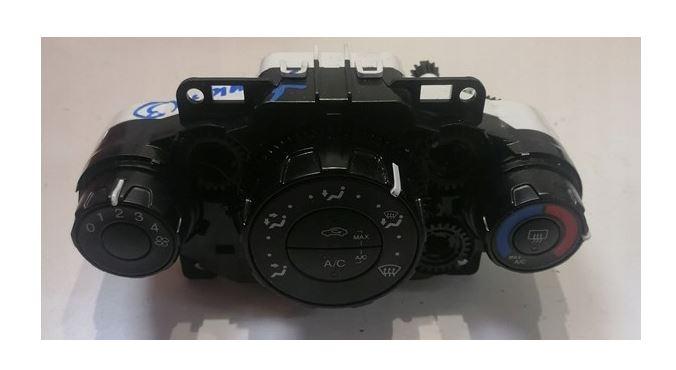 Ford Fiesta Mk7 2008-2017 hatchback 1.5 TDCI diesel MT 55 kW 2013  Panel kúrenia/klimatizácie C1B119980AE