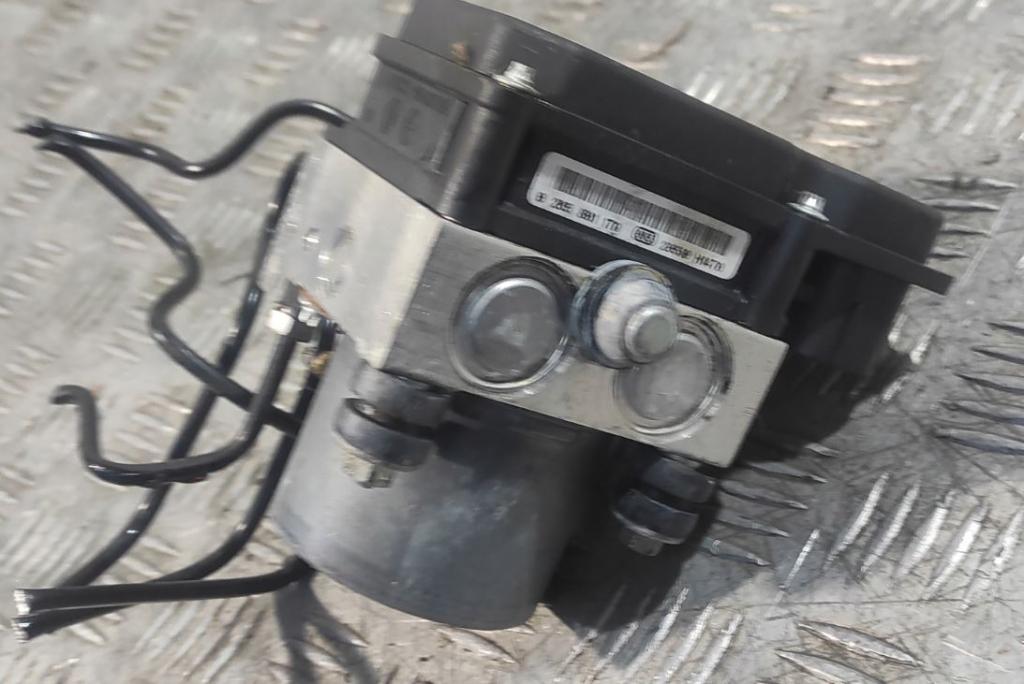 Peugeot Partner II 2008-2018 hatchback 1.6 HDI diesel MT 66.2 kW 2010  Pumpa ABS 9801127580