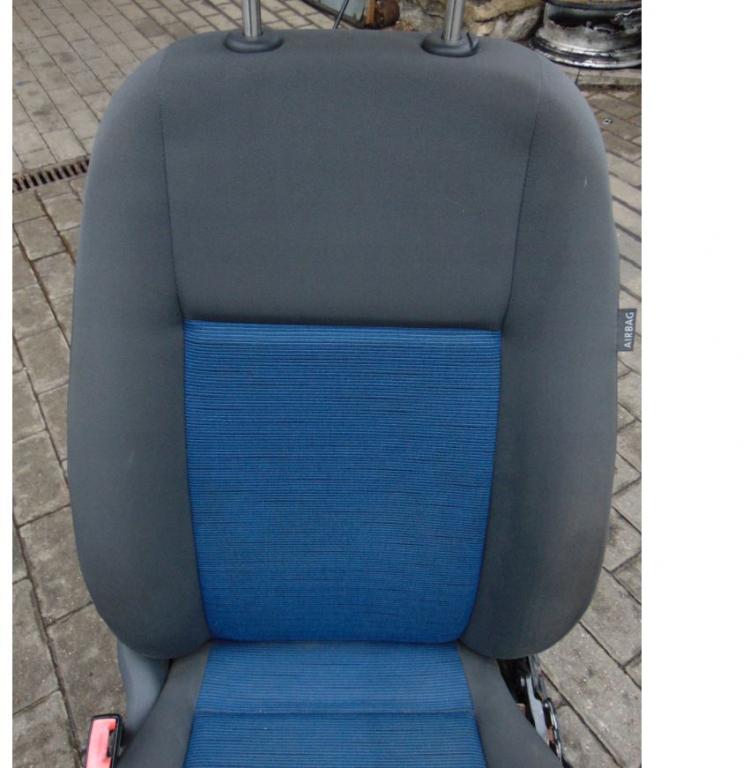 Volkswagen Golf plus hatchback 1.2 petrol BMD MT 40 kW 2005  Sedadlo predné ľavé