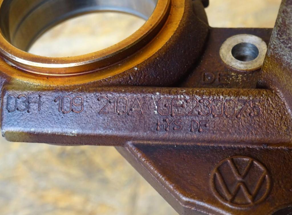 Volkswagen 3.2 FSI Rozvod motora ostatné 03H109210A