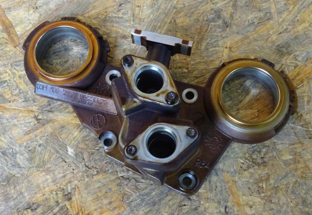 Volkswagen 3.2 FSI Rozvod motora ostatné 03H109210A