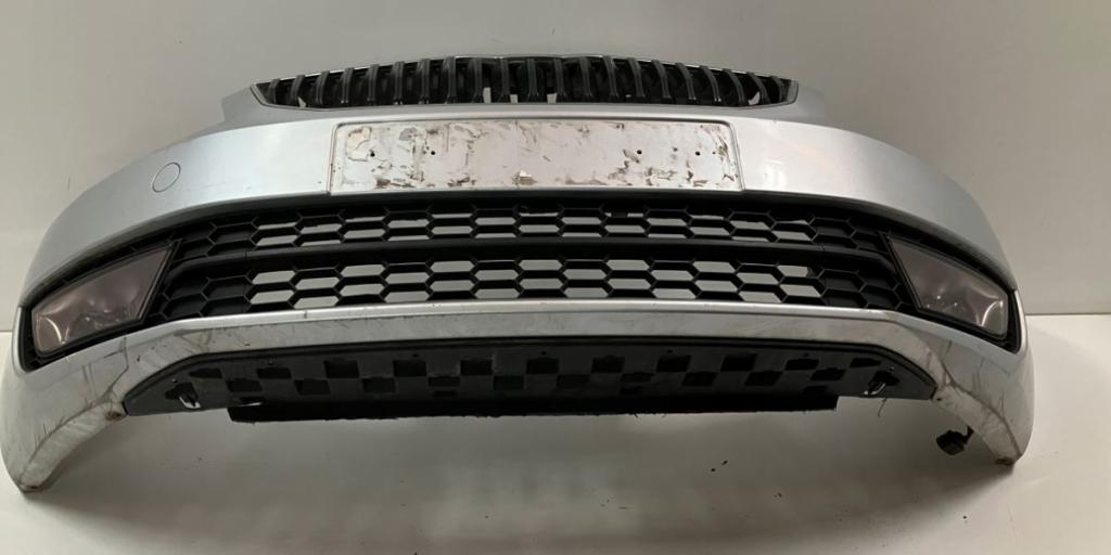 Skoda Octavia III 2013- combi 2.0 TDI diesel MT 110 kW 2015  Nárazník predný