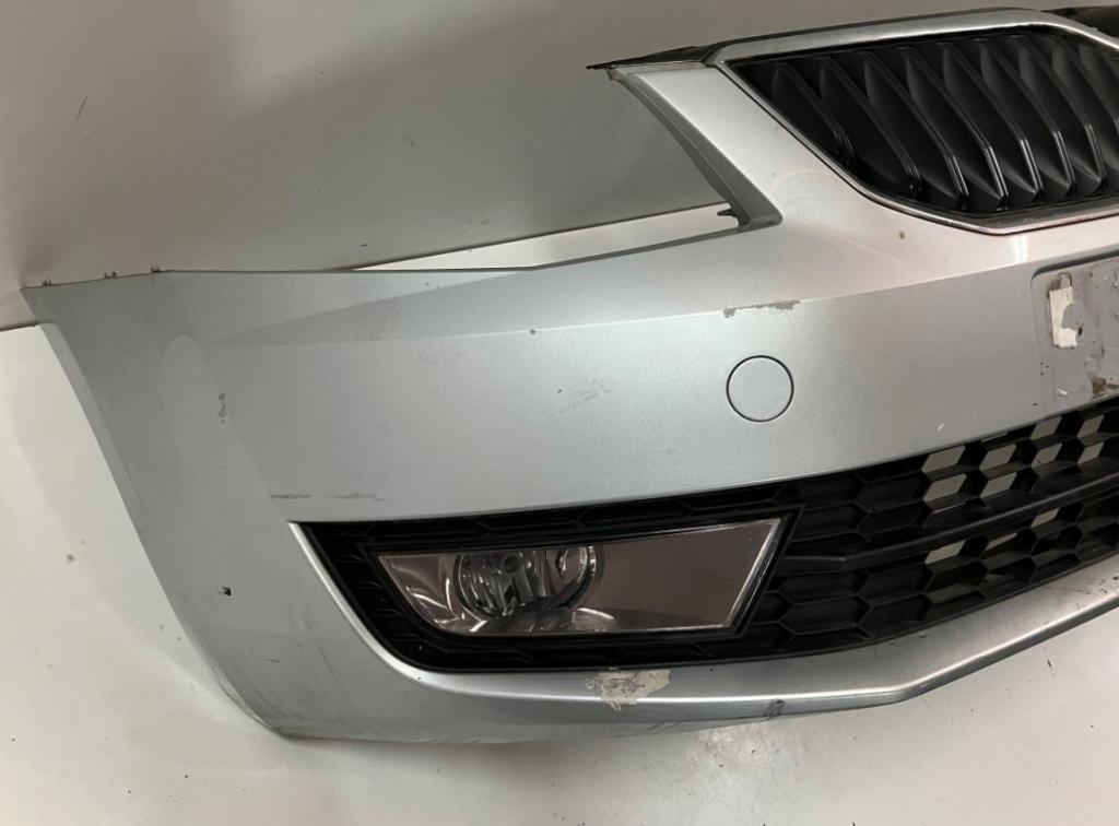 Skoda Octavia III 2013- combi 2.0 TDI diesel MT 110 kW 2015  Nárazník predný
