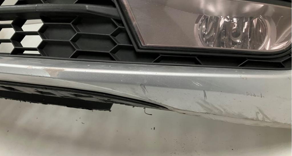 Skoda Octavia III 2013- combi 2.0 TDI diesel MT 110 kW 2015  Nárazník predný