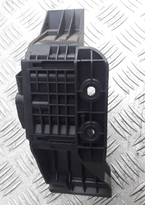 Mercedes C W204 2007-2014 sedan 3.0 V6 petrol AT 170 kW 2006  Potenciometer plynového pedálu A2043000004