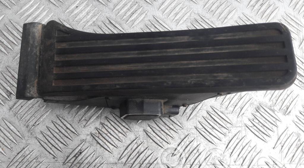 Mercedes C W204 2007-2014 sedan 3.0 V6 petrol AT 170 kW 2006  Potenciometer plynového pedálu A2043000004