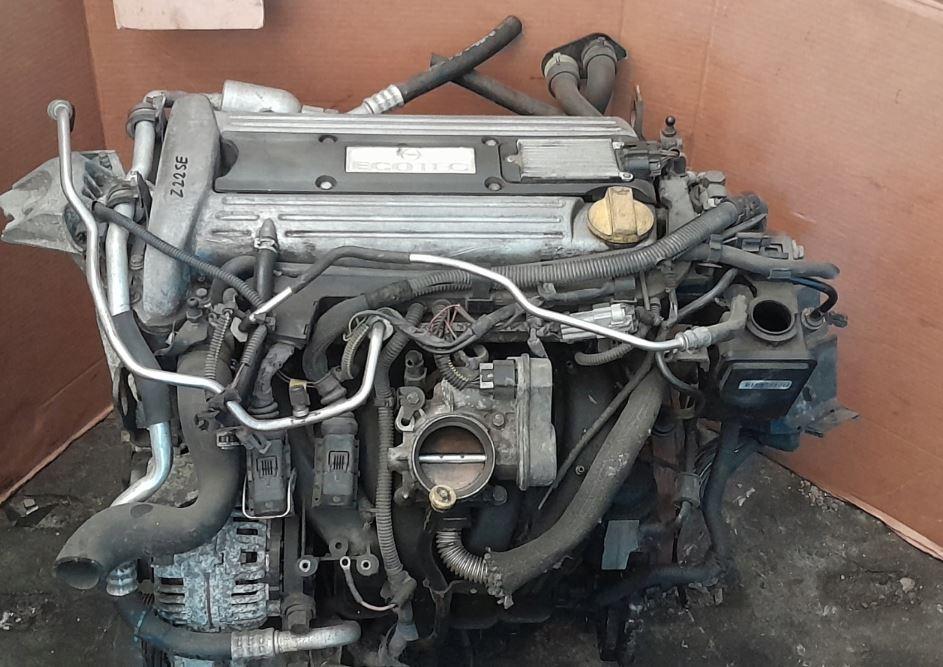 Opel Vectra C 2002-2008 sedan 2.2 16v petrol MT 108 kW 2003  Motor benzín Z22SE