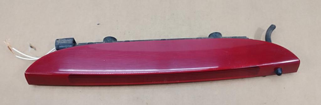 Renault Clio III 2005-2012 combi 1.5 DCI diesel MT 63 kW 2010  Brzdové svetlo zadné (horné) 8200618714