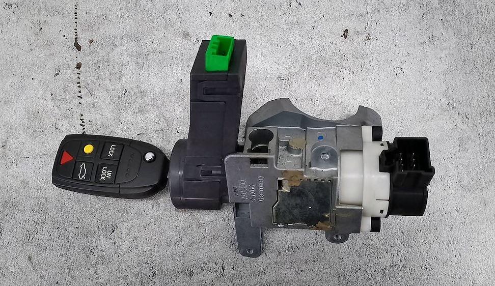 Volvo XC90 I 2002-2014 hatchback 2.9 T6 petrol AT 200 kW 2004  Spínacia skrinka 8621509  73760