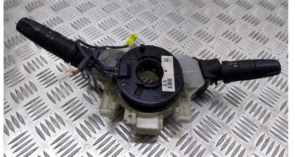 Nissan Terrano II 1992-2006 suv 2.7 TD diesel 74 kW 1994  Prepínacie páčky pod volantom 25260AV615 25540AV600