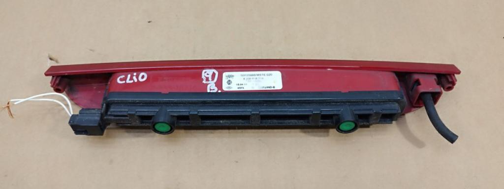 Renault Clio III 2005-2012 combi 1.5 DCI diesel MT 63 kW 2010  Brzdové svetlo zadné (horné) 8200618714