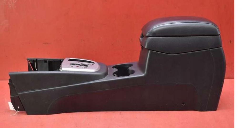 Hyundai Santa Fe II 2006-2012 hatchback 2.2 CRDI diesel AT 110 kW 2007  Lakťová opierka 84691-2B000