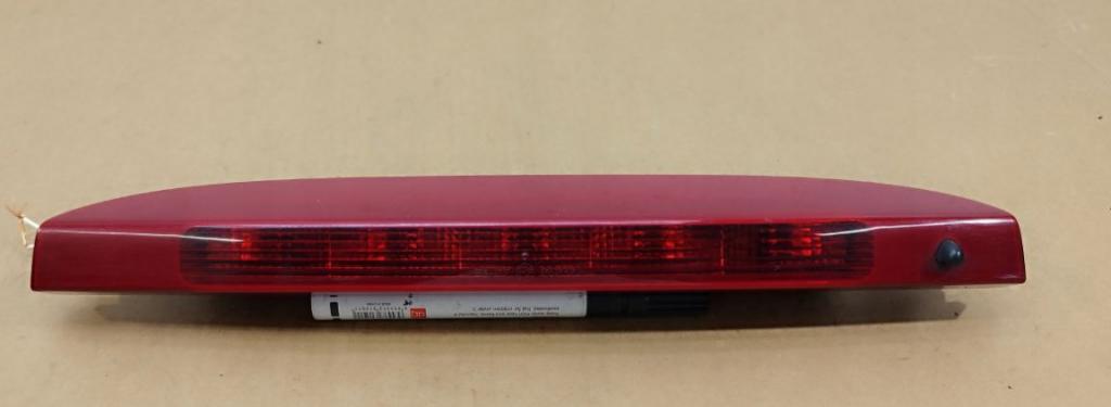 Renault Clio III 2005-2012 combi 1.5 DCI diesel MT 63 kW 2010  Brzdové svetlo zadné (horné) 8200618714