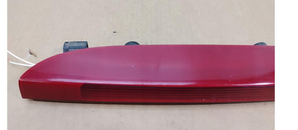 Renault Clio III 2005-2012 combi 1.5 DCI diesel MT 63 kW 2010  Brzdové svetlo zadné (horné) 8200618714