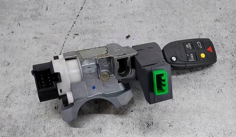 Volvo XC90 I 2002-2014 hatchback 2.9 T6 petrol AT 200 kW 2004  Spínacia skrinka 8621509  73760