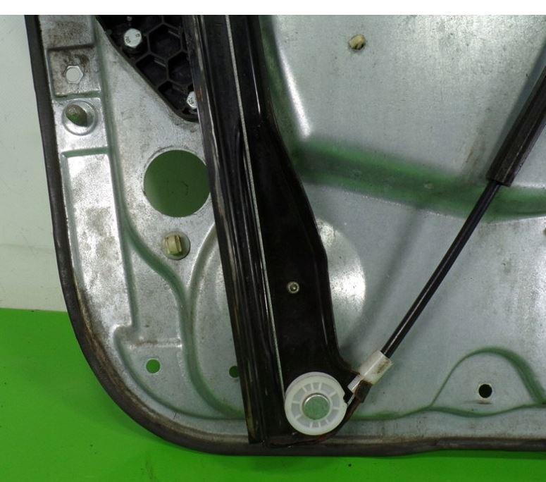 Skoda Fabia I 1999-2007 hatchback 1.2 petrol MT 40 kW 2004  Mechanizmus stieračov predný pravý 601959802A