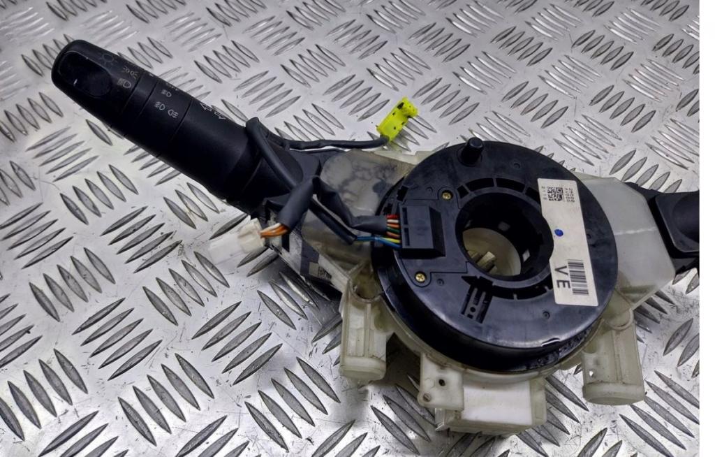 Nissan Terrano II 1992-2006 suv 2.7 TD diesel 74 kW 1994  Prepínacie páčky pod volantom 25260AV615 25540AV600