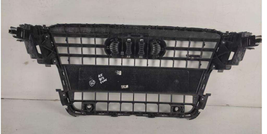 Audi A5 8T 2007-2016 hatchback 3.0 TDI V6 diesel AT 176 kW 2011  Mriežka predná (maska chladiča) 8T0853651E