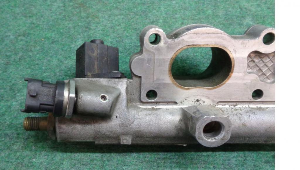 Alfa Romeo 159 combi 2.0 JTD diesel MT 125 kW 2010  Vstrekovacia lišta 0261540012