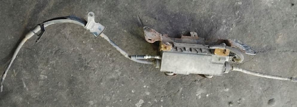 Renault Laguna III 2007-2015 hatchback 2.0 DCI diesel MT 131 kW 2008  Ručná brzda elektrická E044226101B