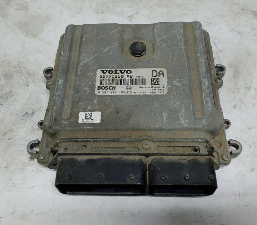 Volvo S60 I 2000-2010 sedan 2.4 D5 diesel MT 120 kW 2006  Riadiaca jednotka motora 30771550AB