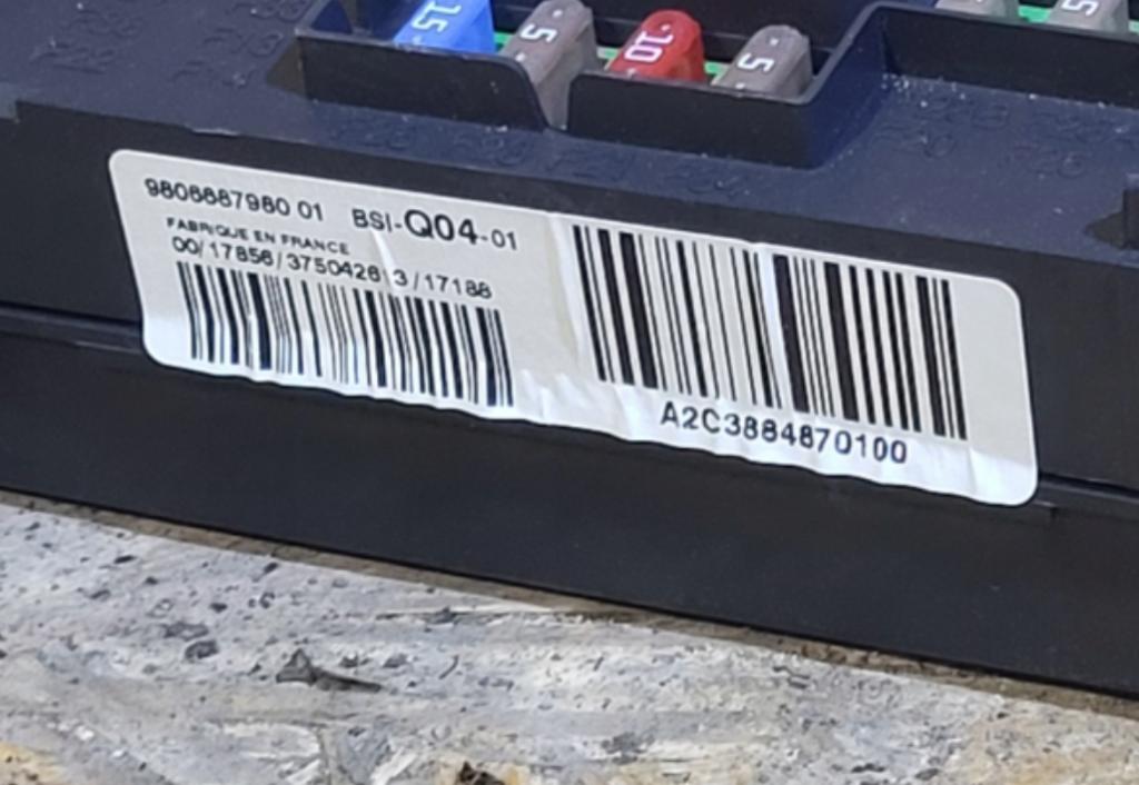 Peugeot 508 2010-2018 sedan 1.6 HDI diesel AT 88 kW 2017  Poistková skrinka 9806687980