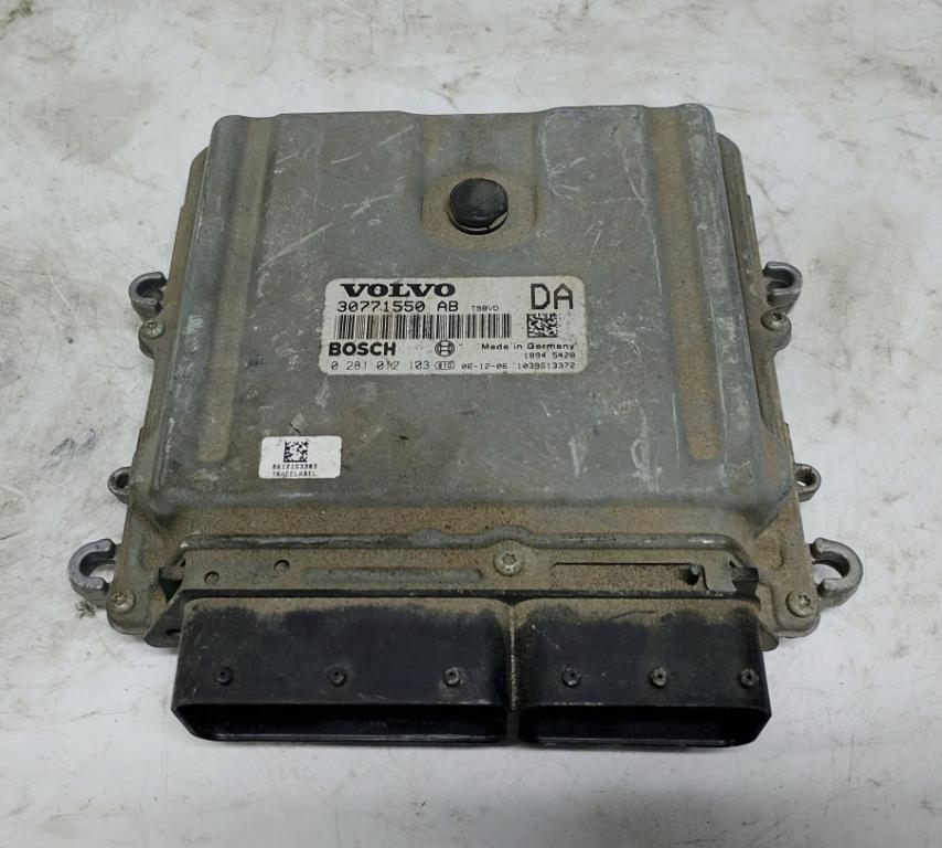 Volvo S60 I 2000-2010 sedan 2.4 D5 diesel MT 120 kW 2006  Riadiaca jednotka motora 30771550AB