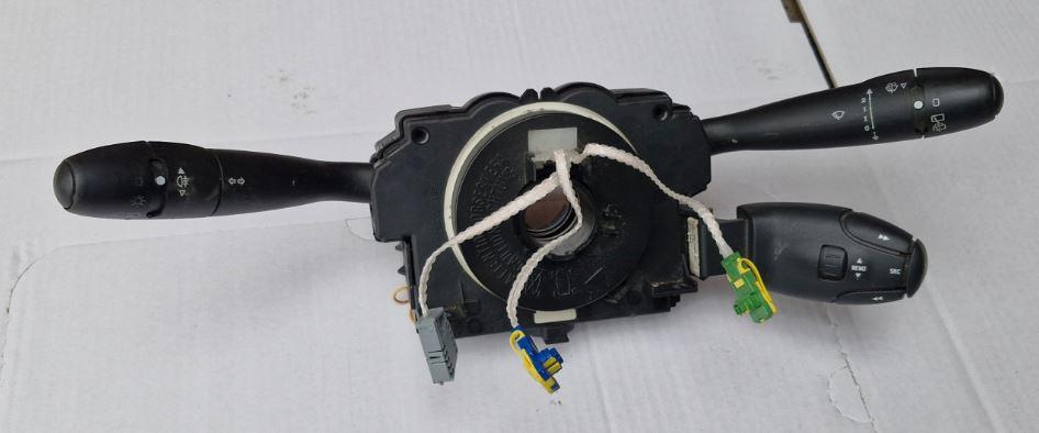 Citroen Berlingo I 1996-2008 minivan 1.4 8v petrol 55 kW 2005  Prepínacie páčky pod volantom 96595107XT