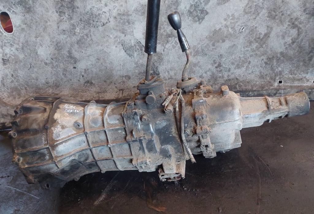 Isuzu Trooper 1983-1992 2.5 petrol MT 85 kW  Prevodovka manuálna