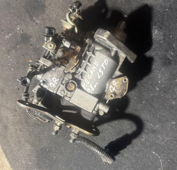 Renault Megane I 1995-2003 hatchback 1.9 D diesel 1998 Vstrekovacie čerpadlo 0460484087