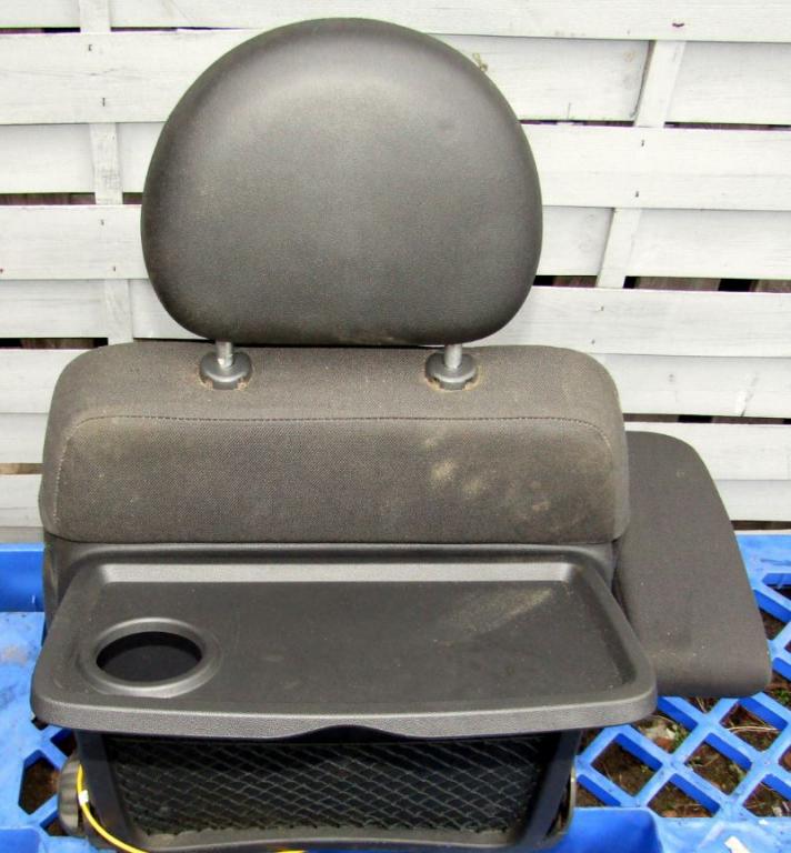 Opel Meriva A 2002-2010 hatchback 1.8 16v petrol AT 92 kW 2005  Sedadlo predné ľavé