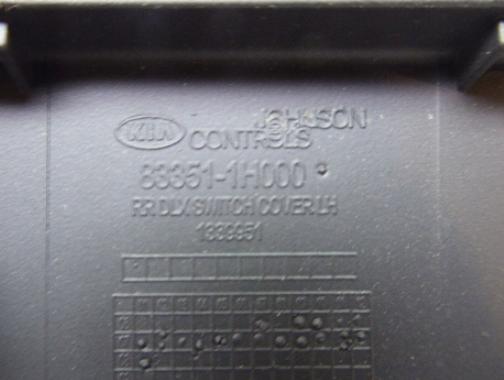 Kia Ceed I 2006-2012 combi 1.6 CRDI diesel 85 kW 2009  Prepínač ovládania okna predný pravý