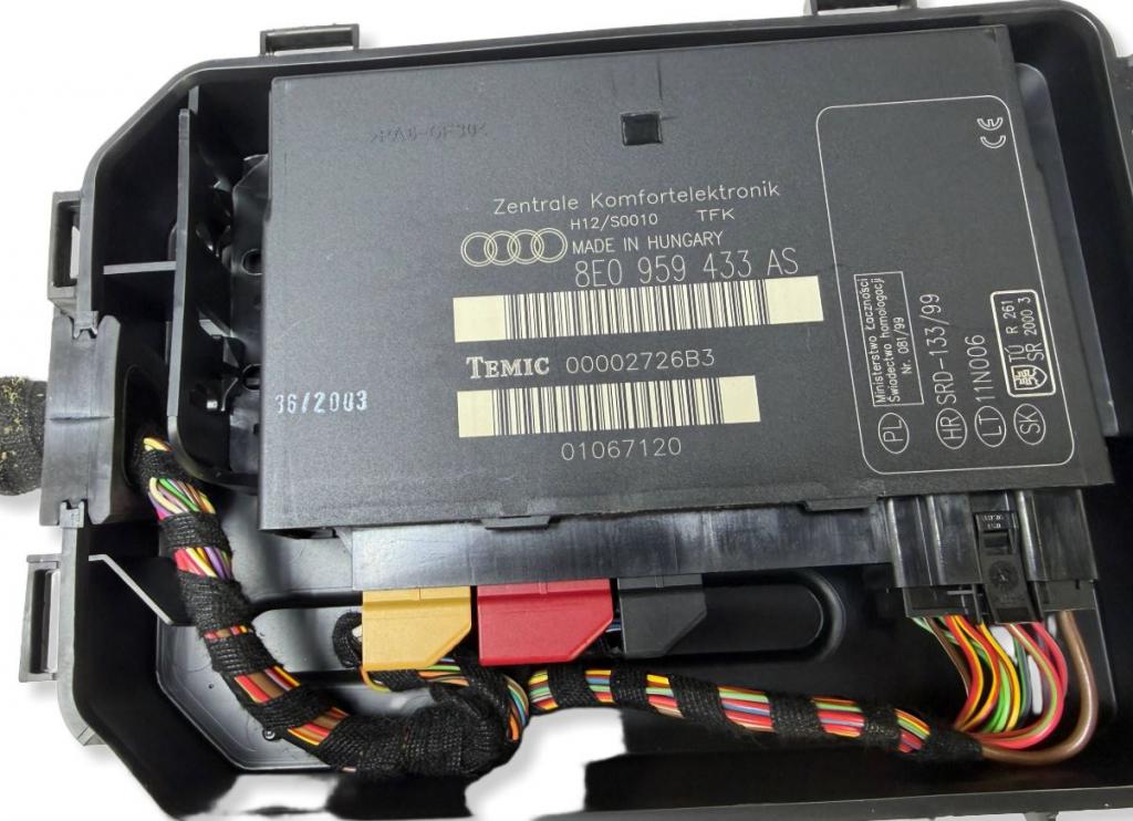 Audi A4 B6 2000-2004 combi 1.9 TDI diesel MT 96 kW 2002  Modul komfortu 8E0959433AS