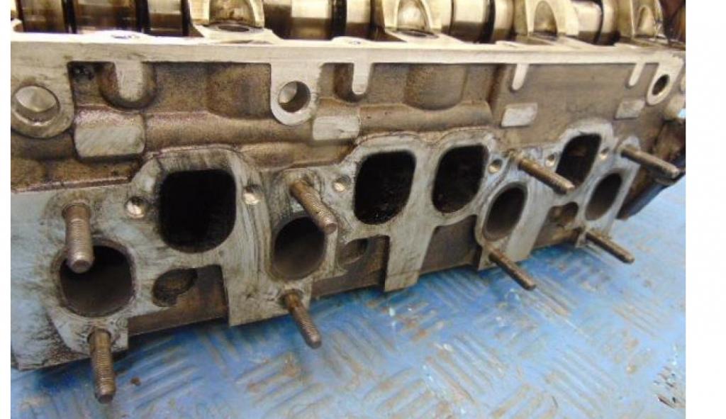 Volkswagen Golf V 2003-2009 hatchback 1.9 TDI diesel MT 77 kW 2006  Hlava valcov 038103373R