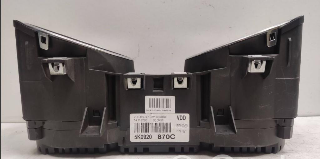 Volkswagen Golf VI 2008-2013 hatchback 2.0 TDI diesel MT 81 kW 2009  Prístrojová doska 5K0920870C 10819010863