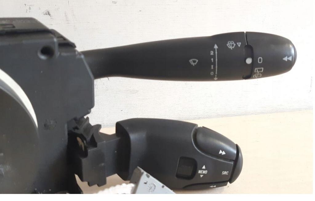 Citroen Xsara Picasso hatchback 2.0 HDI diesel MT 66 kW 2001  Prepínacie páčky pod volantom 96595072XT