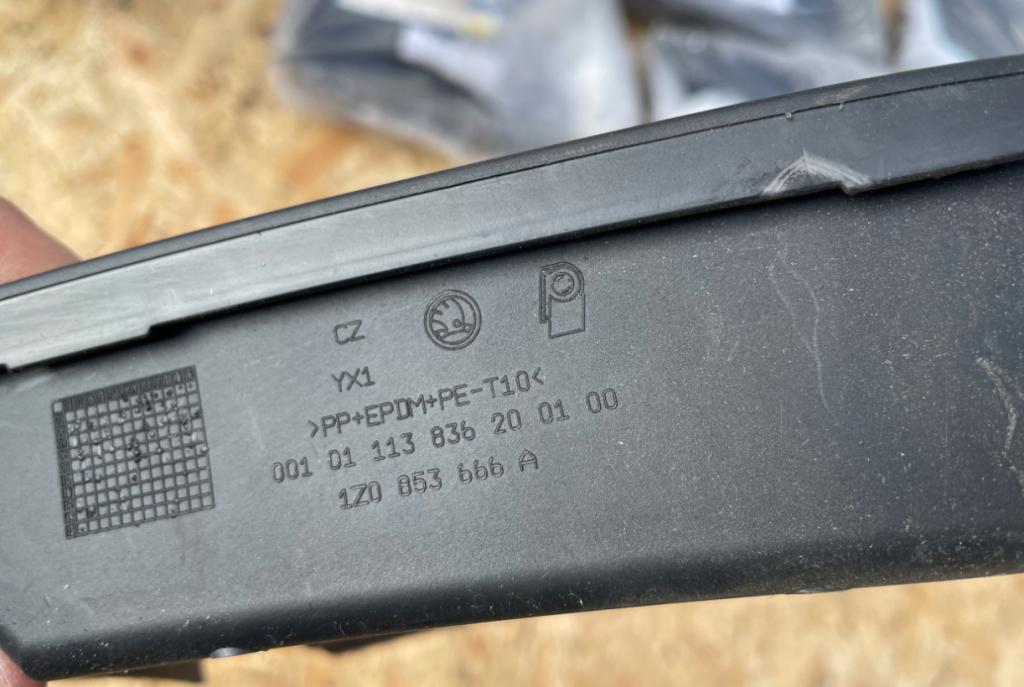 Skoda Octavia II 2004-2013 RS Kryt nárazníka predný pravý 1Z0853666A