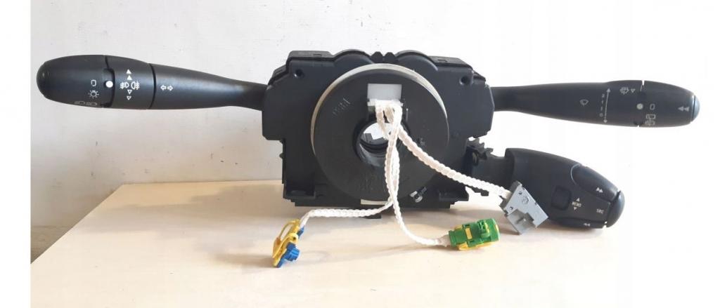 Citroen Xsara Picasso hatchback 2.0 HDI diesel MT 66 kW 2001  Prepínacie páčky pod volantom 96595072XT