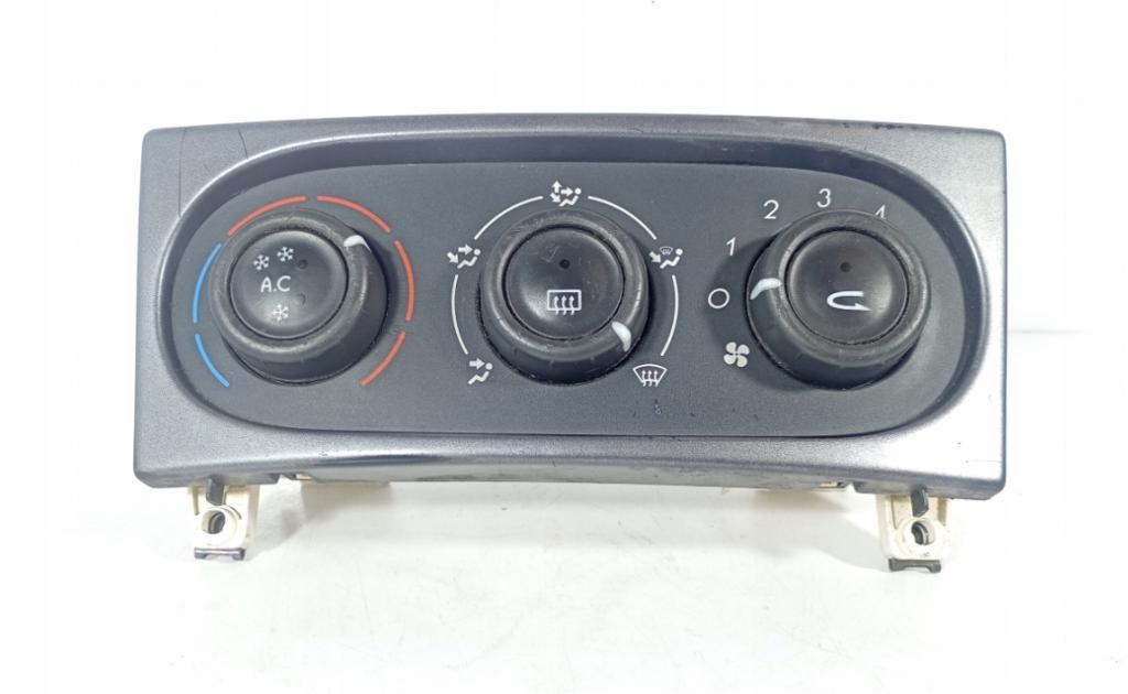 Renault Laguna II 2001-2007 Panel kúrenia/klimatizácie 52485189