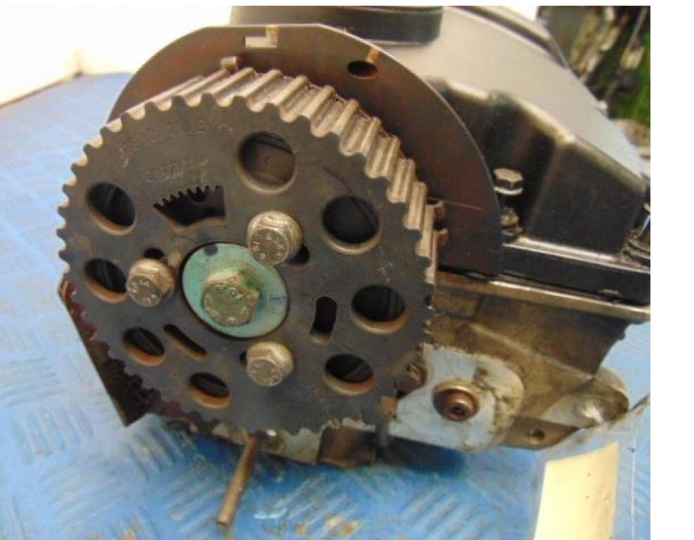 Volkswagen Golf V 2003-2009 hatchback 1.9 TDI diesel MT 77 kW 2006  Hlava valcov 038103373R