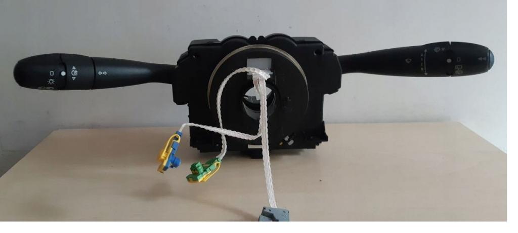 Peugeot 307 hatchback 1.6 HDI diesel 66 kW 2007  Prepínacie páčky pod volantom 96477540XT