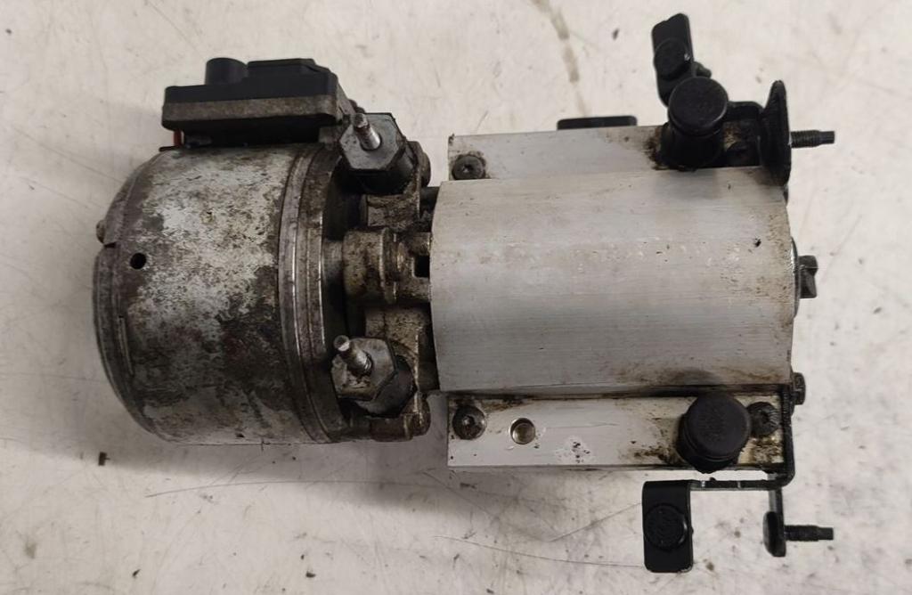 Citroen C6 2005-2012 sedan 2.7 HDI diesel AT 150 kW 2009  Palivové čerpadlo 9654068680