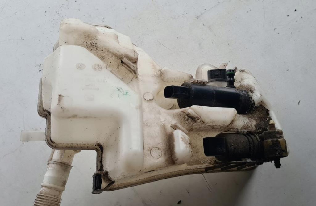 Skoda Superb II 2008-2015 combi 2.0 TDI diesel AT 125 kW 2014  Nádržka ostrekovačov 3T0955453