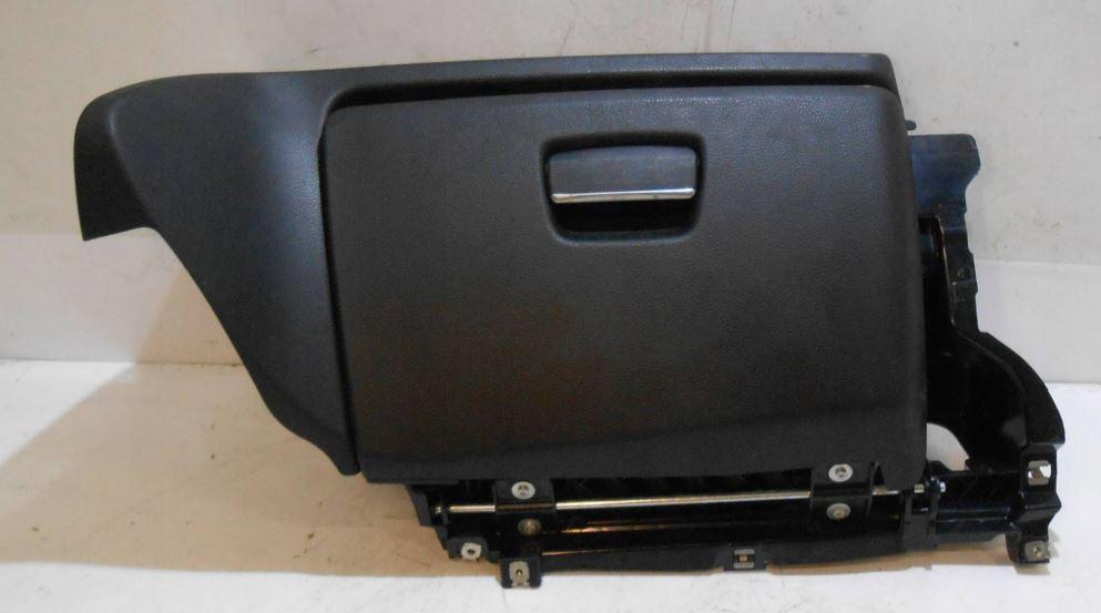 BMW 1 E87 2004-2011 hatchback   Priehradka (kastlík) 6962632 6962624  6982563