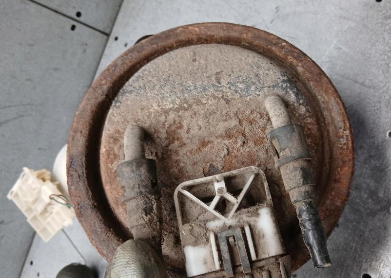 Opel Corsa C 2000-2006 Snímač hladiny paliva