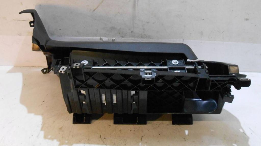 BMW 1 E87 2004-2011 hatchback   Priehradka (kastlík) 6962632 6962624  6982563