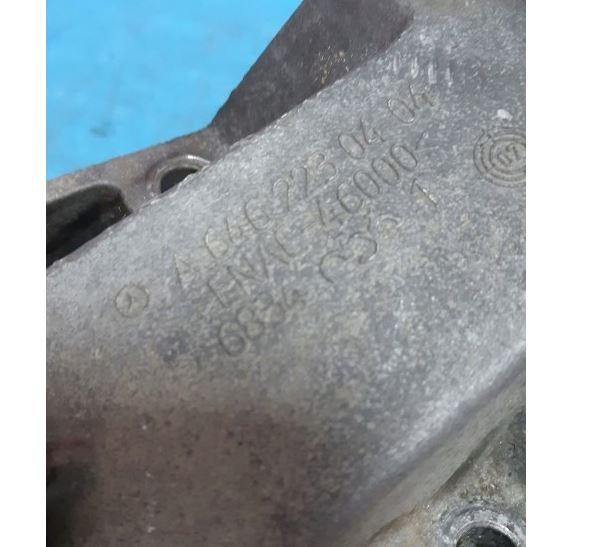 Mercedes Sprinter II 906 2006- hatchback   Držiak motora 6462230404