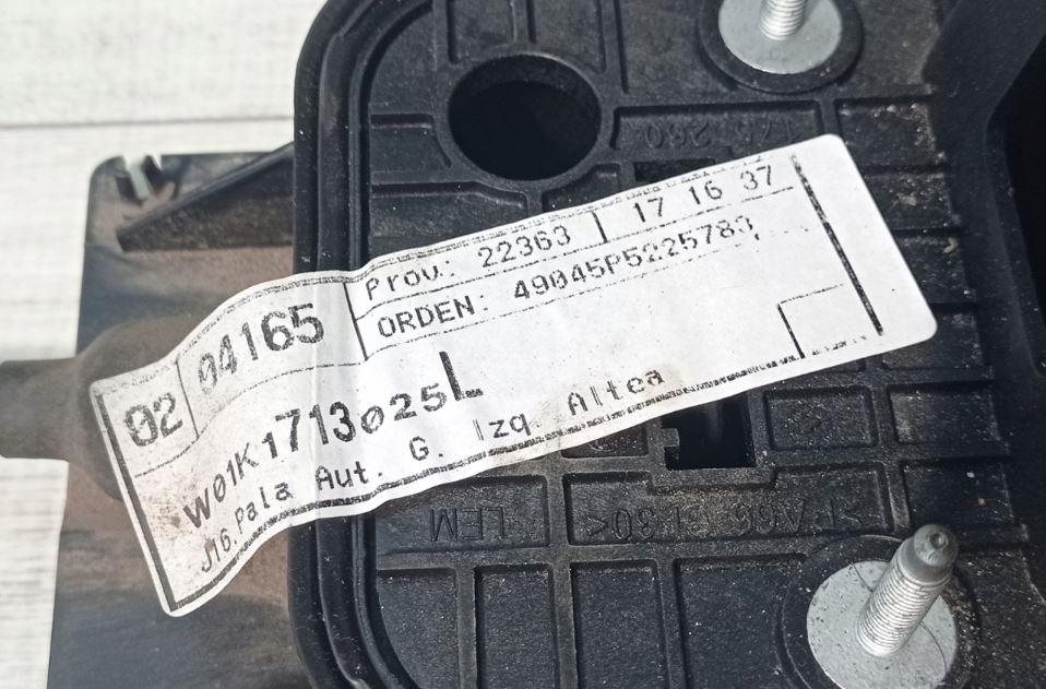 Seat Altea hatchback 2.0 TDI diesel MT 103 kW 2004  Rýchlostná páka (kulisa) 1K1713025L